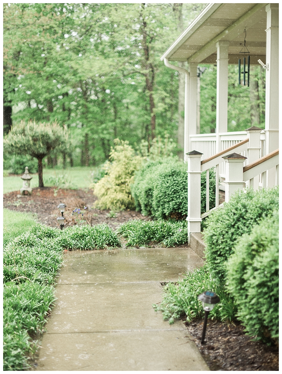 kentucky wedding, kentucky farm wedding, rainy wedding, documentary wedding photographer, film photographer, southern weddings