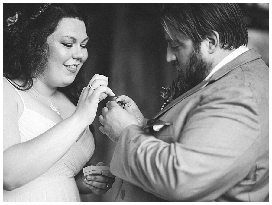 kentucky wedding, kentucky farm wedding, rainy wedding, documentary wedding photographer, film photographer, southern weddings