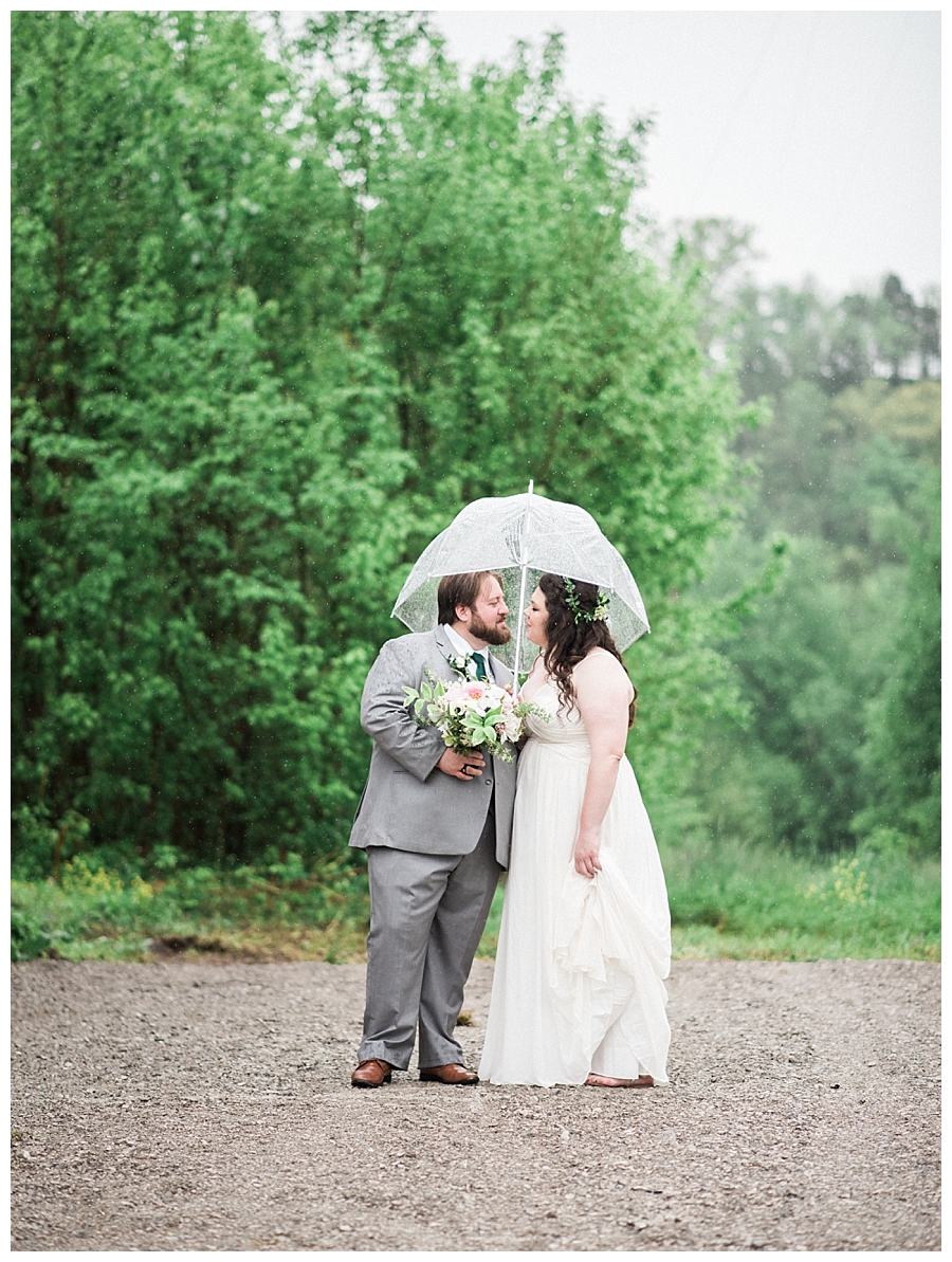 kentucky wedding, kentucky farm wedding, rainy wedding, documentary wedding photographer, film photographer, southern weddings