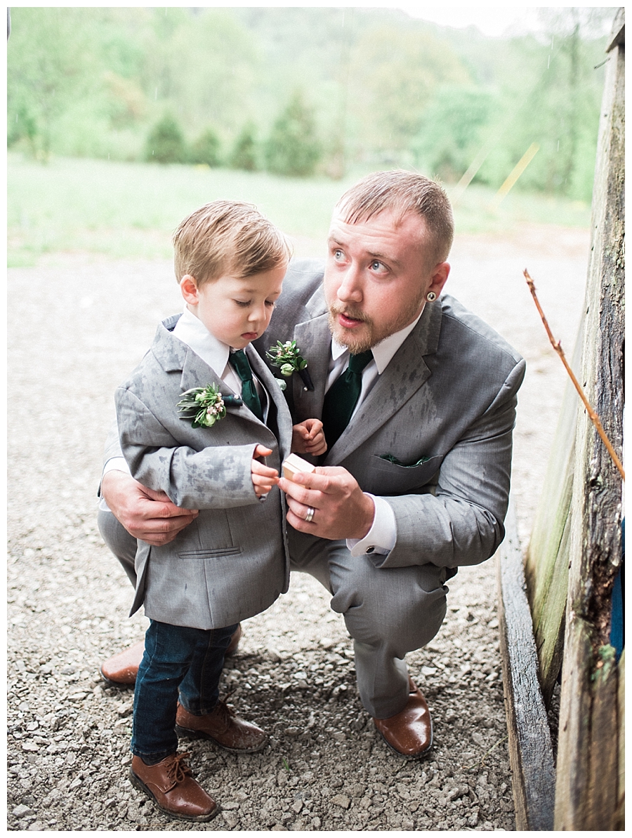 kentucky wedding, kentucky farm wedding, rainy wedding, documentary wedding photographer, film photographer, southern weddings