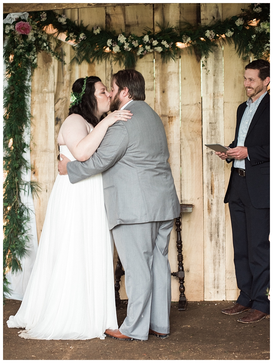 kentucky wedding, kentucky farm wedding, rainy wedding, documentary wedding photographer, film photographer, southern weddings