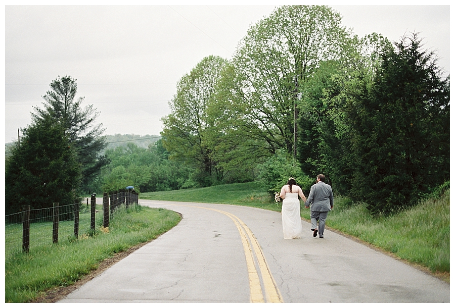 kentucky wedding, kentucky farm wedding, rainy wedding, documentary wedding photographer, film photographer, southern weddings