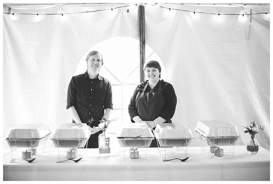 red state bbq, kentucky caterer, kentucky wedding, kentucky farm wedding, rainy wedding, documentary wedding photographer, film photographer, southern weddings