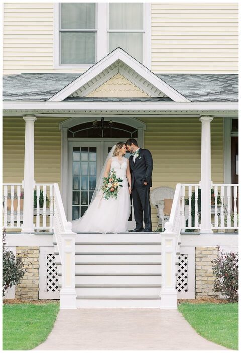 sable inn bed and breakfast, minnesota intimate wedding venue, Minnesota elopement, small destination wedding venue, lake wedding, minnesota wedding photographer, central mn brides, minnesota vow renewal photographer, plantation wedding photographer,